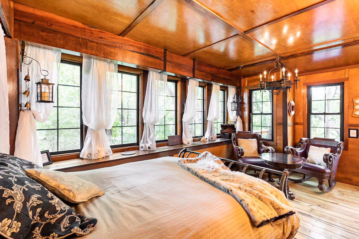 Dawn Treader treehouse view