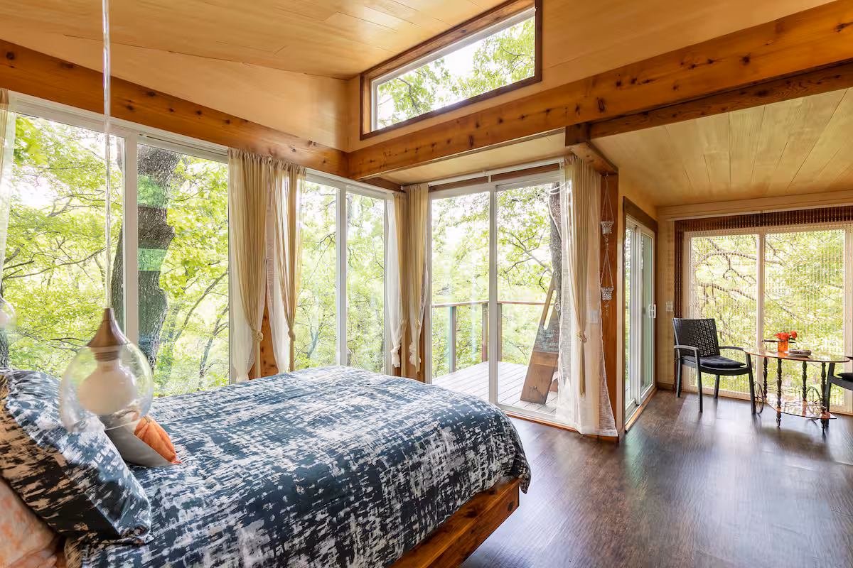 Viewpoint treehouse view